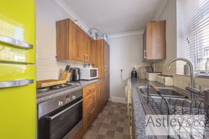 kitchen- click for photo gallery